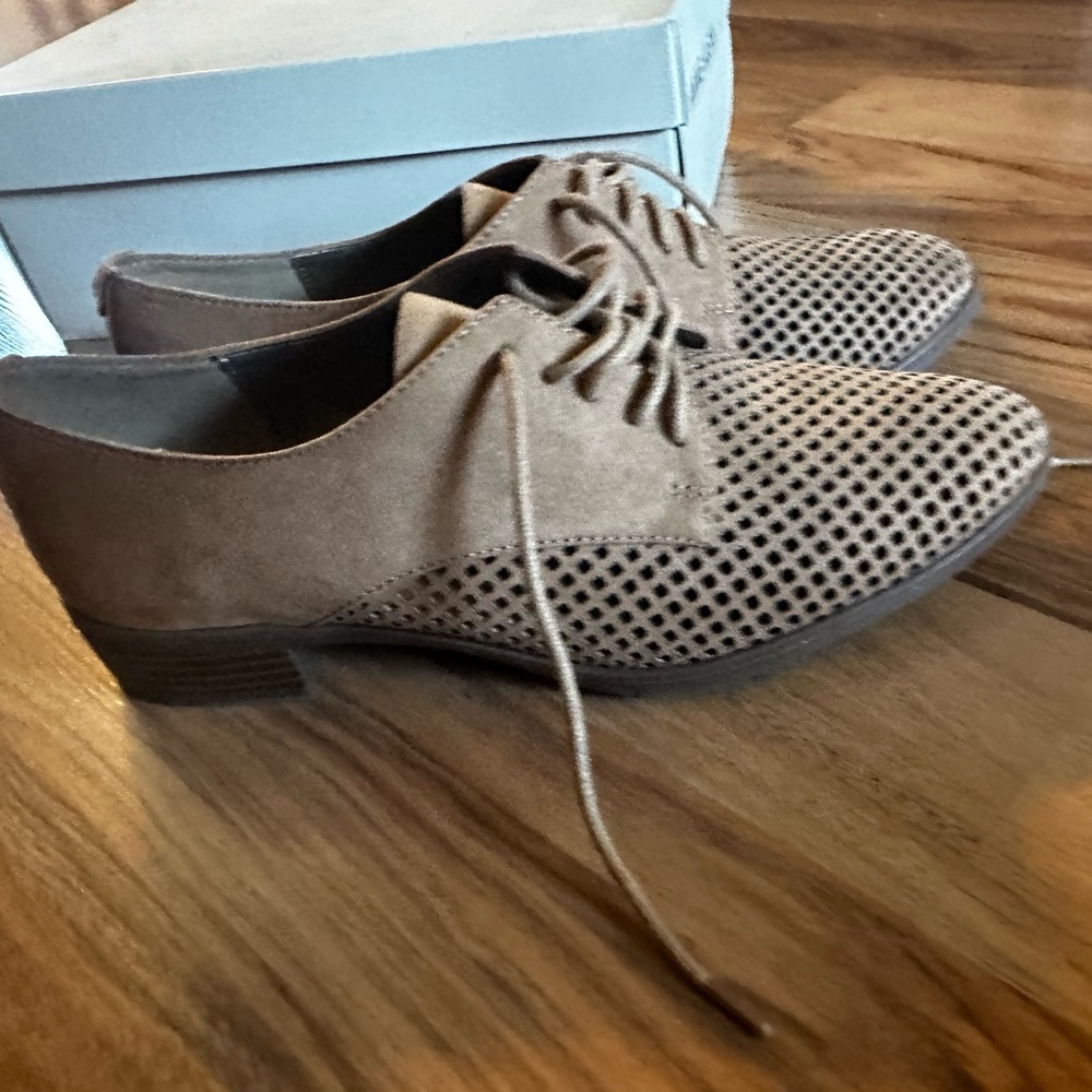 Anne Klein Laden Oxfords